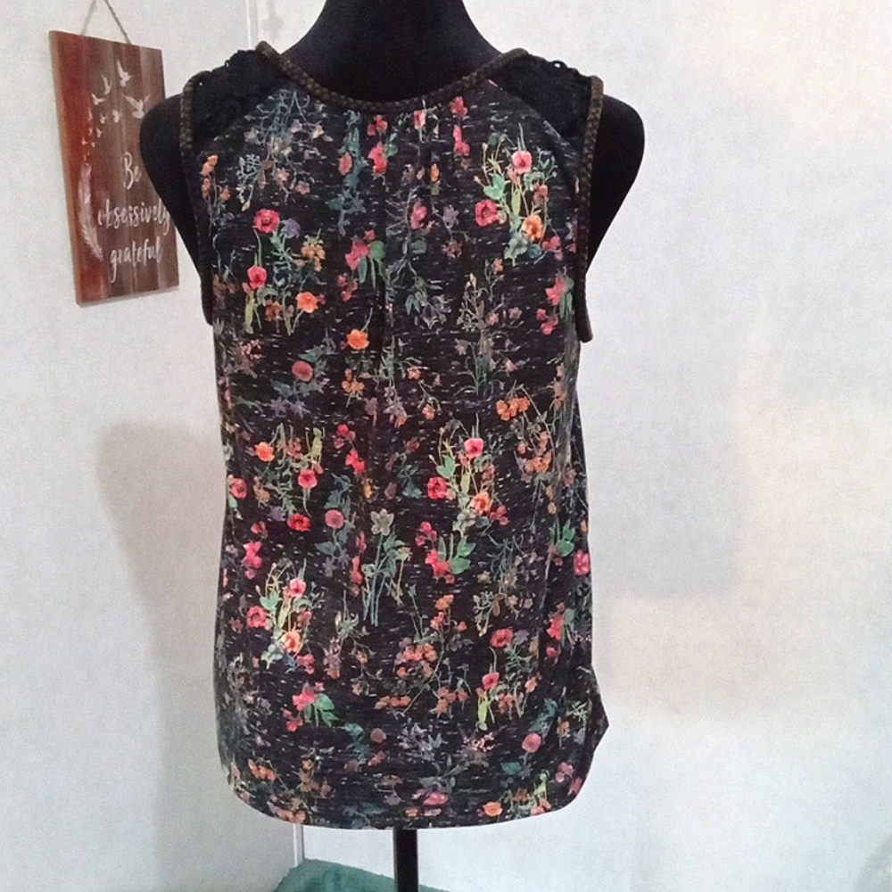 GIMMICKS XS WEB KNIT BLACK FLOWERED VINTAGE TANK TOP - Picture 11 of 12